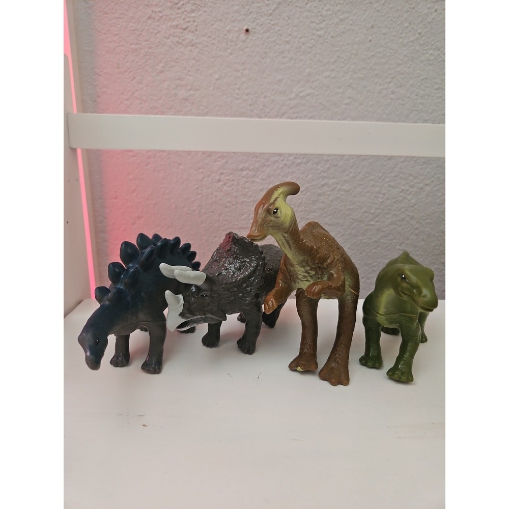 Plastic Dinosaur Toy Figures Lot of 4 Triceratops‎ Brachiosaurus